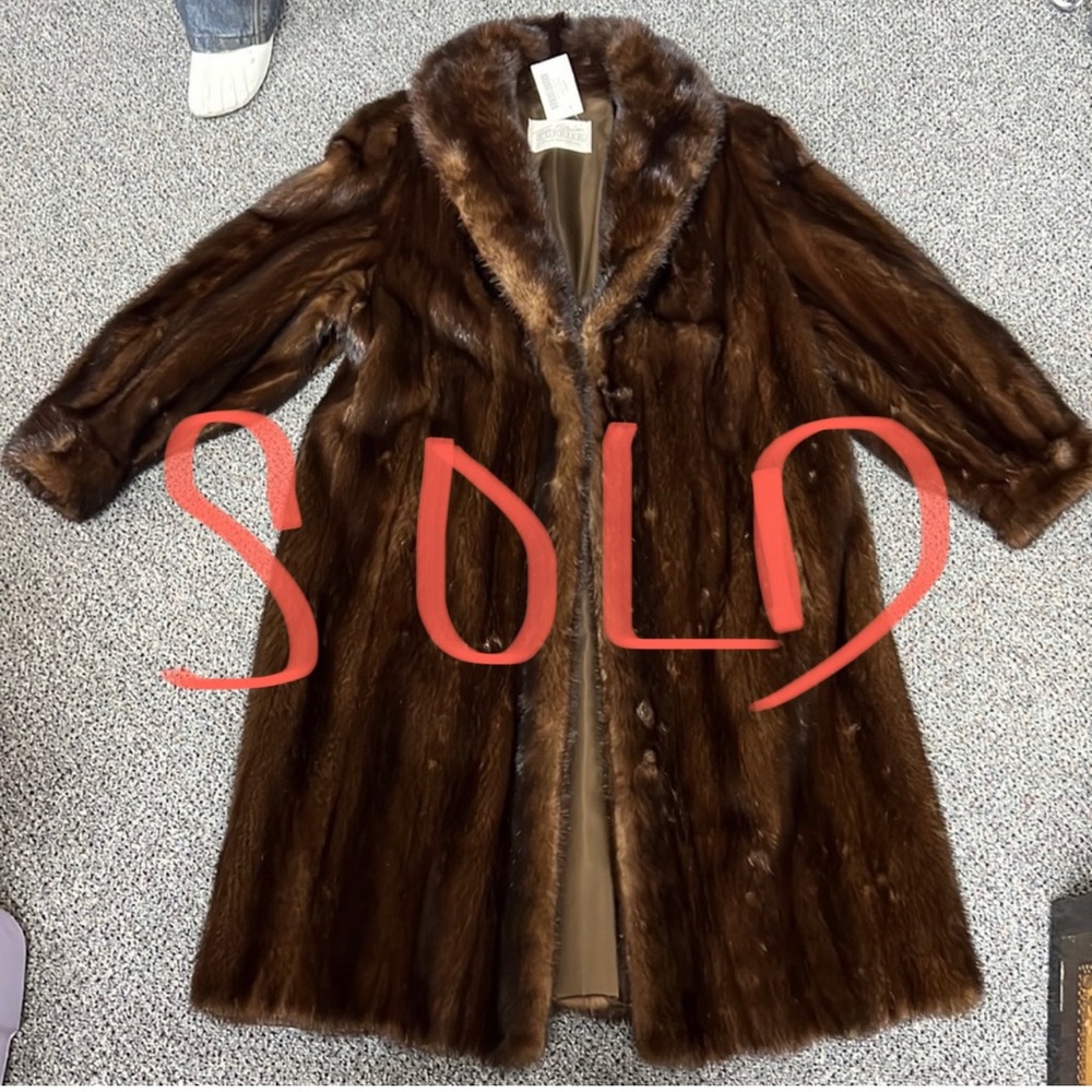 TIM O’BRIEN | PALM SPRINGS FURRIER fur coat - Picture 1 of 10
